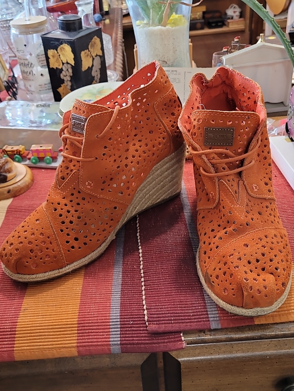 Tom's Shoes Pumpkin Suede Wedges 9.5W